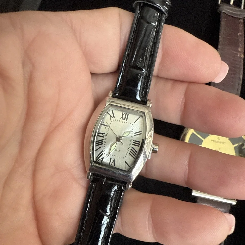 Watches LotPeUGOET Leather Used.‎ Black Vinyl New Quartz    Ellen Tracey 4210